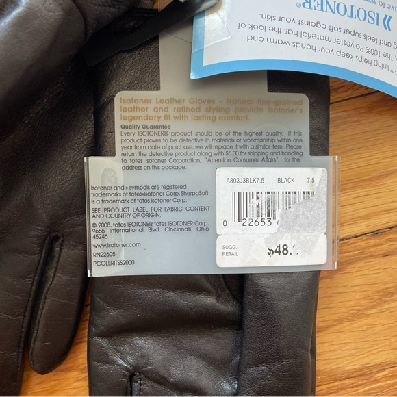 Isotoner Leather Gloves - Picture 2 of 2